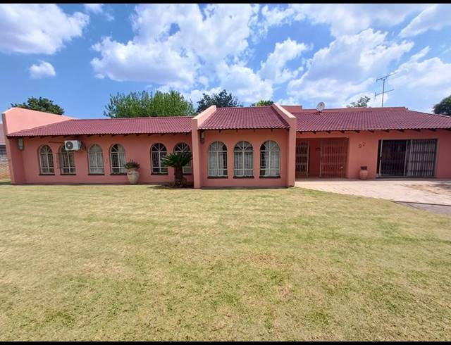 3 BEDROOM HOUSE FOR SALE IN ARCON PARK